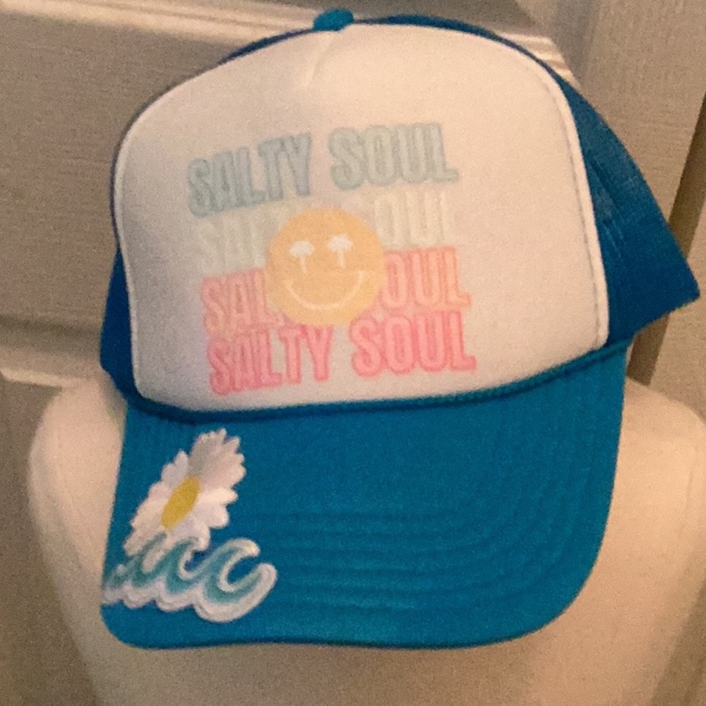 🧢NWOT FUN Salty Soul Baseball Style Cap One Size Fits All Adjustable 🧢